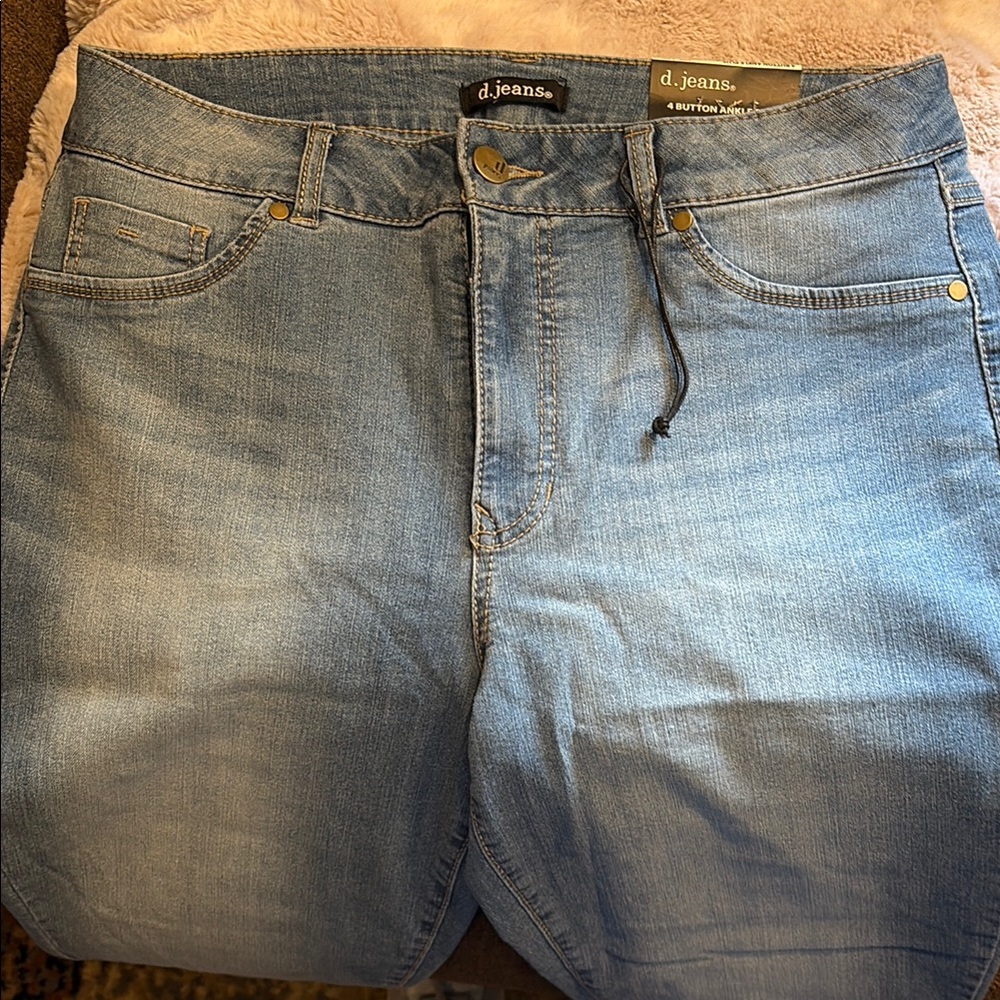 D. Jeans Classic Light Blue Denim Jeans with Ankle Button accents, 14w